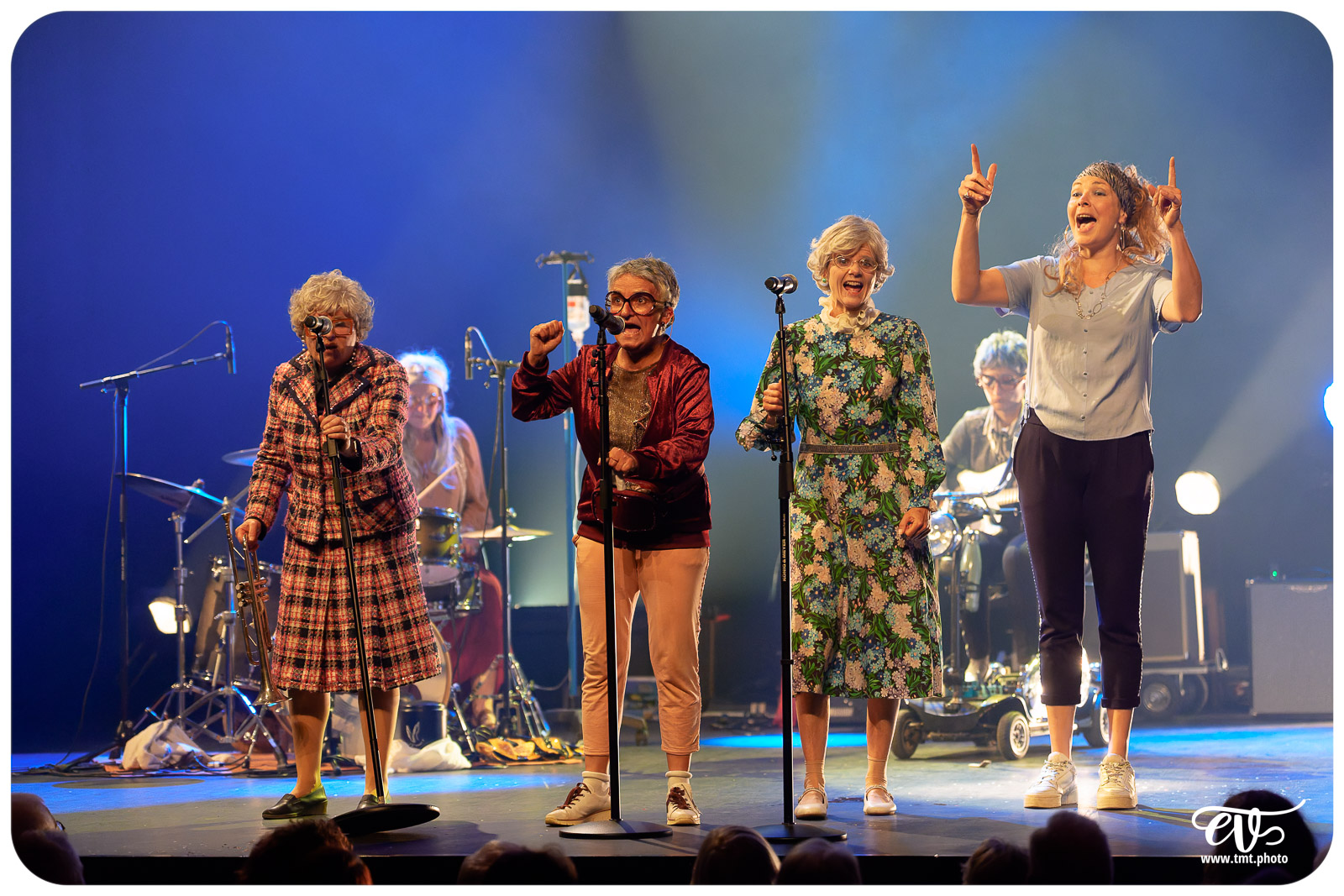 LES GAUFRETTES (CIE JACQUELINE CAMBOUIS)